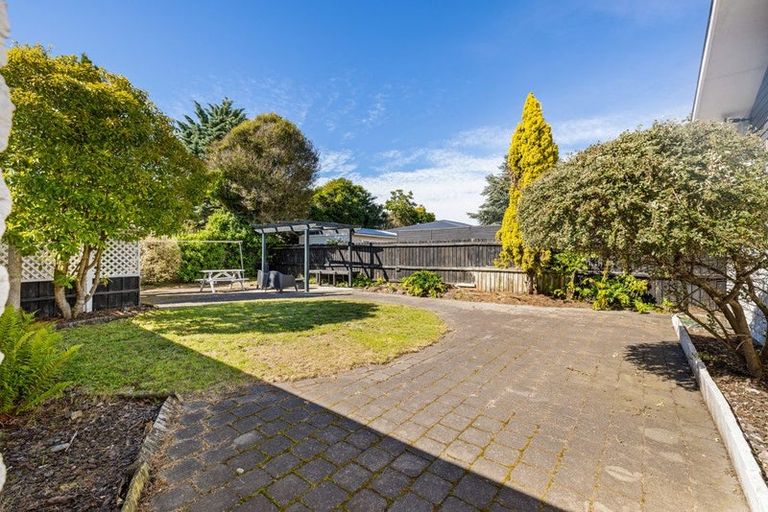 Photo of property in 10 Glen Place, Parklands, Christchurch, 8083