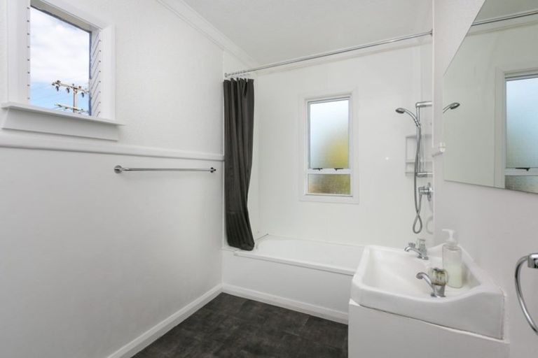 Photo of property in 352 Carrington Street, Vogeltown, New Plymouth, 4310