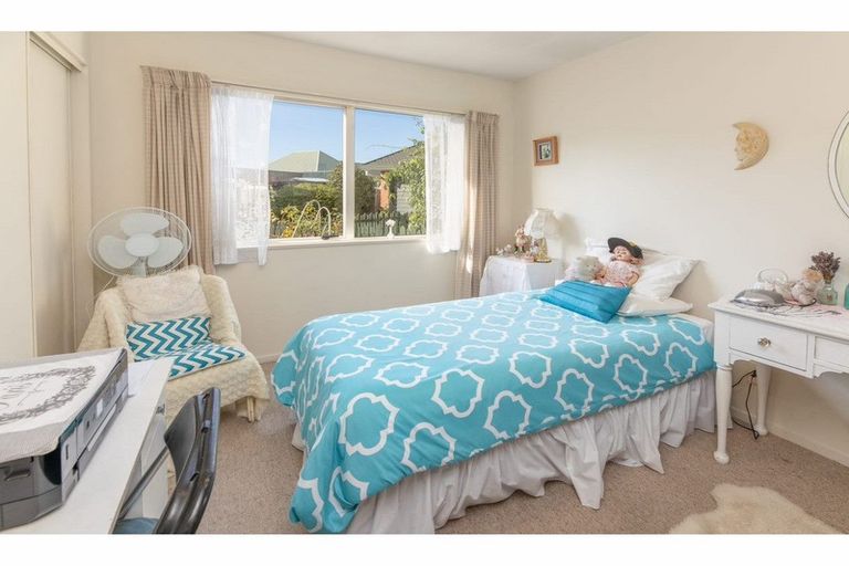 Photo of property in 2/479 Main South Road, Hornby, Christchurch, 8042