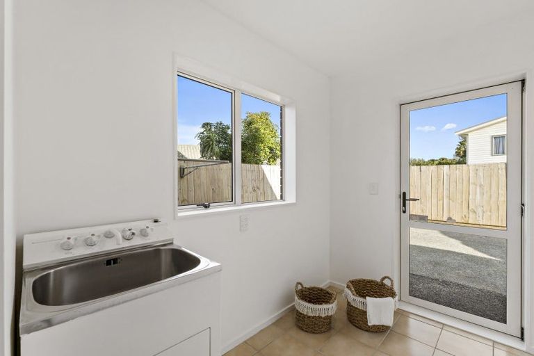 Photo of property in 5/23 Charlenne Close, Ranui, Auckland, 0612