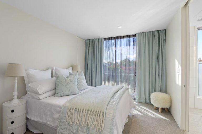 Photo of property in 21 Royds Street, Fendalton, Christchurch, 8014