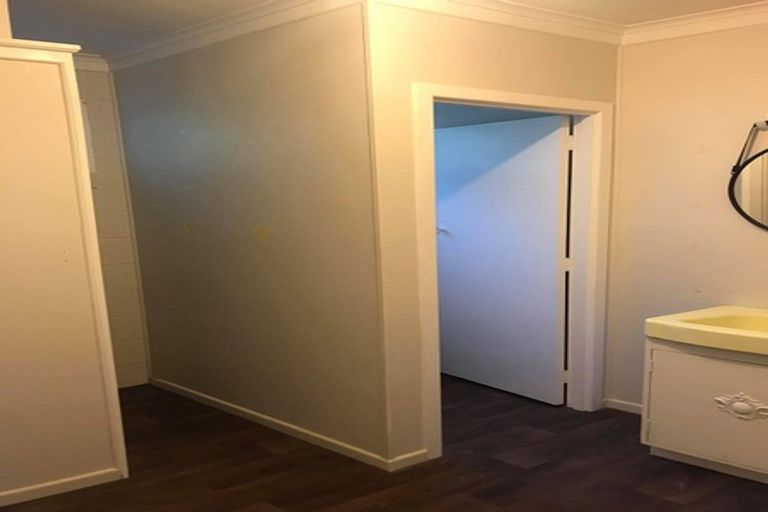 Photo of property in 142 Ti Rakau Drive, Pakuranga, Auckland, 2010