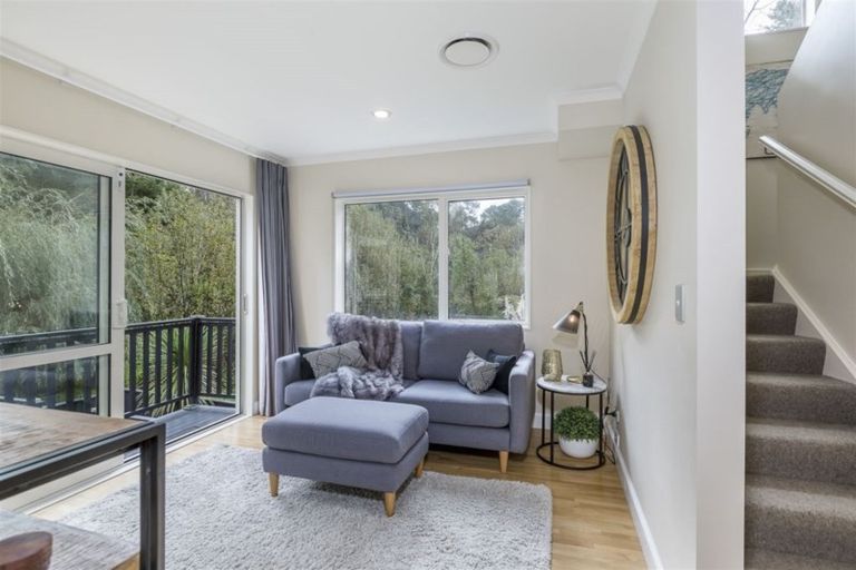 Photo of property in 82f Verbena Road, Birkdale, Auckland, 0626