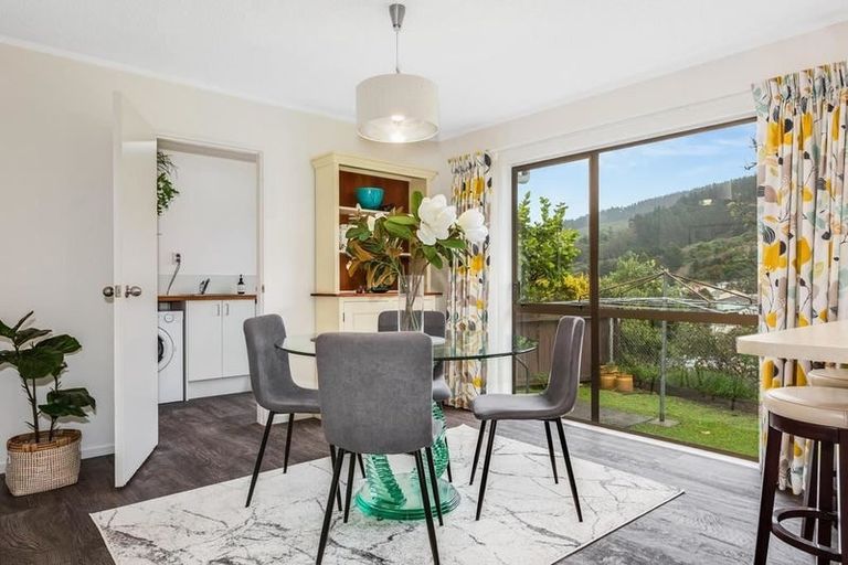 Photo of property in 7 Deveron Place, Tawa, Wellington, 5028