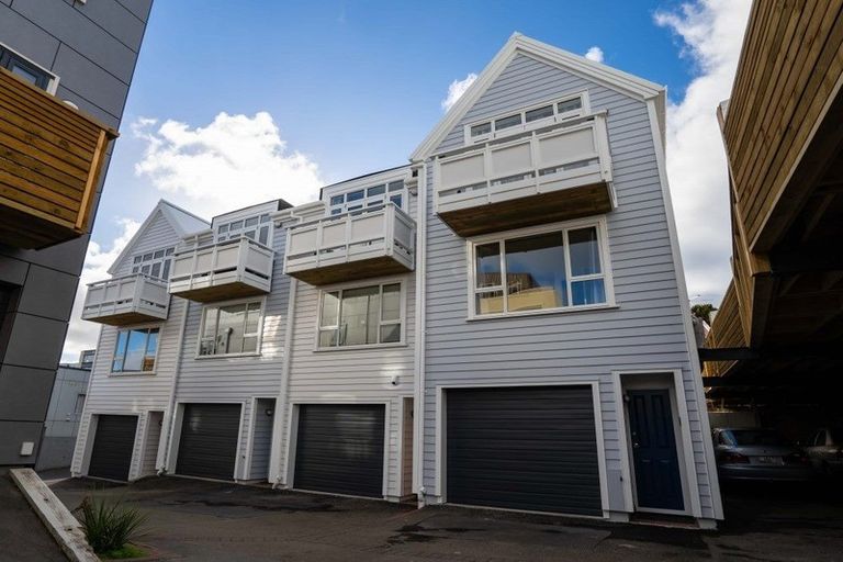 Photo of property in Pirie Street Townhouses, 36/35 Pirie Street, Mount Victoria, Wellington, 6011