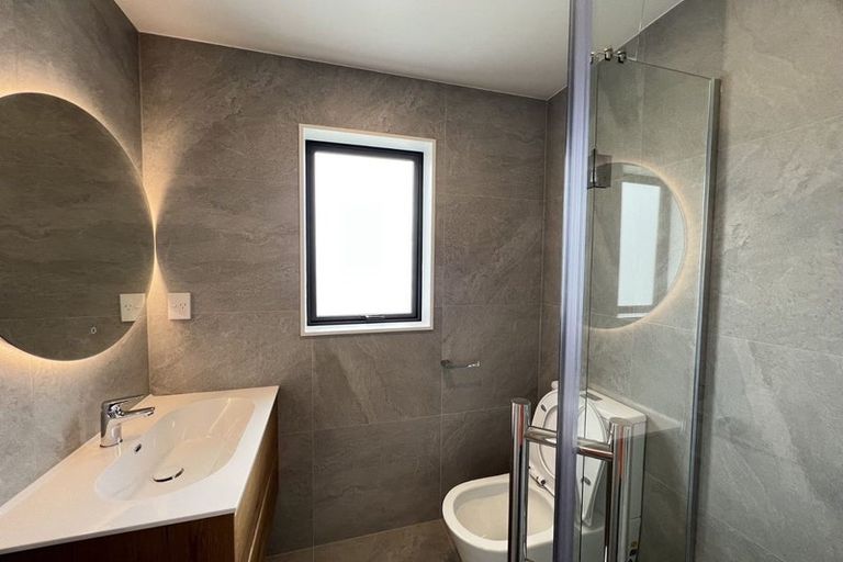 Photo of property in 7e Serrata Place, Browns Bay, Auckland, 0630