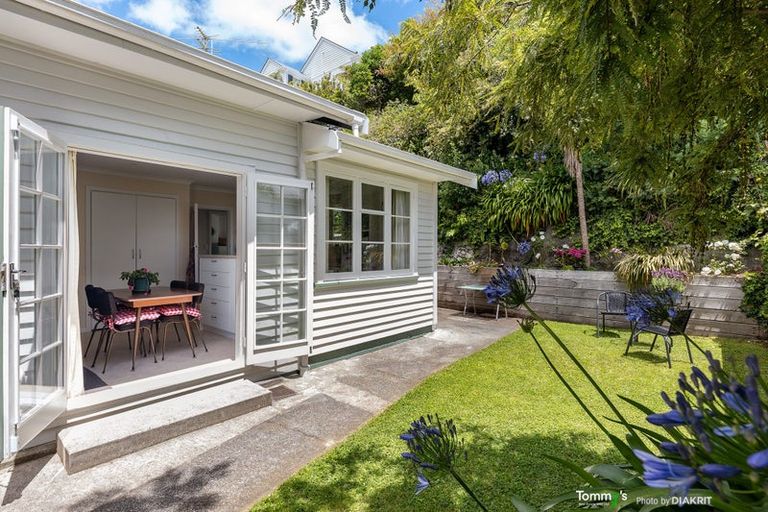 Photo of property in 32 Shirley Street, Karori, Wellington, 6012