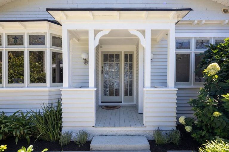 Photo of property in 17 Pembroke Road, Northland, Wellington, 6012