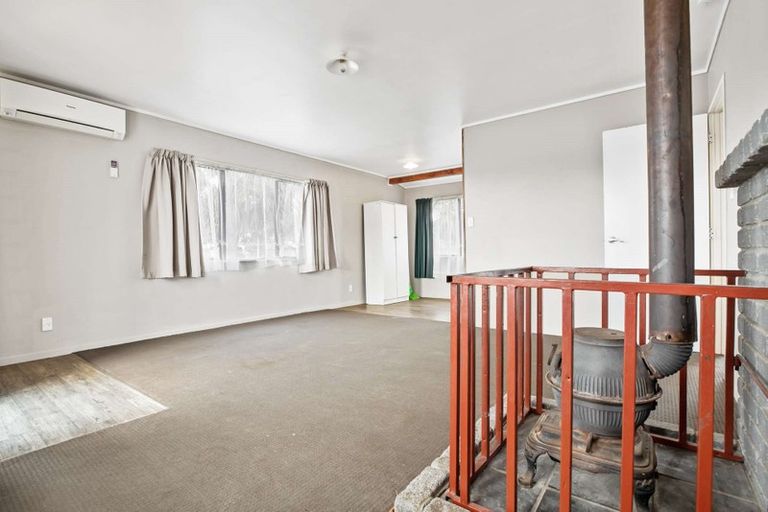 Photo of property in 1 Templeton Place, Clendon Park, Auckland, 2103