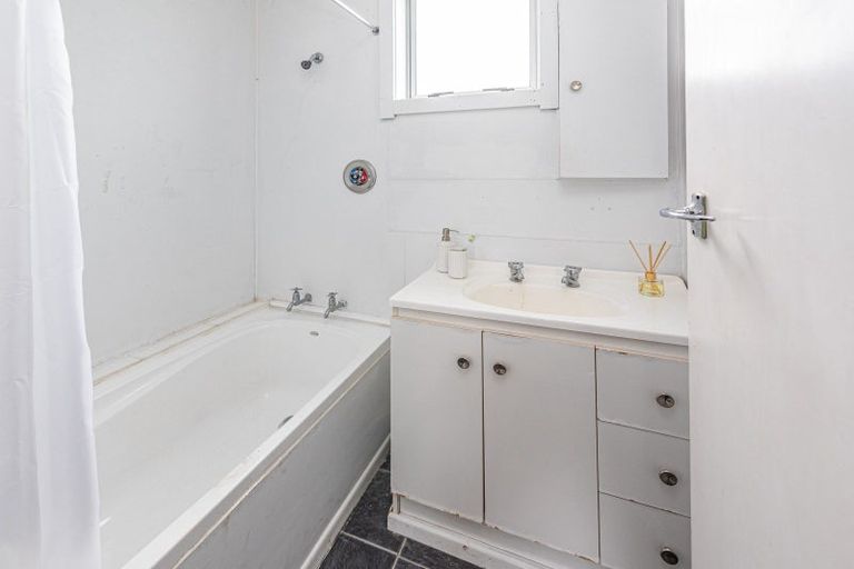 Photo of property in 30 Weraroa Road, Waverley, 4510