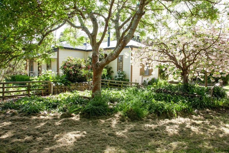 Photo of property in Tuhitarata Homestead, 2337 Kahutara Road, Pirinoa, Featherston, 5772