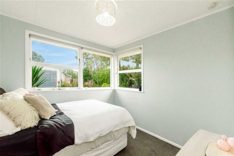 Photo of property in 43 Walton Road, Paraparaumu Beach, Paraparaumu, 5032