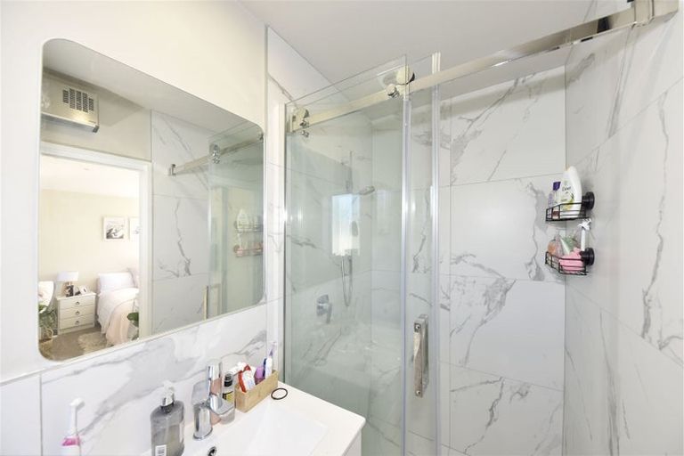 Photo of property in 2/4 Betwin Avenue, Sockburn, Christchurch, 8042