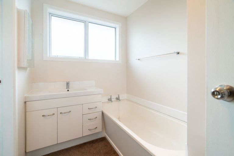 Photo of property in 12 Cowper Place, Avondale, Christchurch, 8061