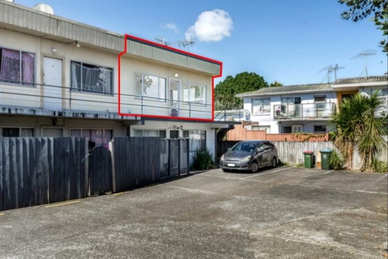 Photo of property in 8/10a Arabi Street, Sandringham, Auckland, 1041