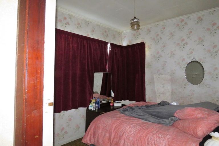 Photo of property in 19 Russell Street, Westport, 7825