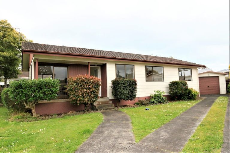 Photo of property in 19 Lyren Place, Half Moon Bay, Auckland, 2012
