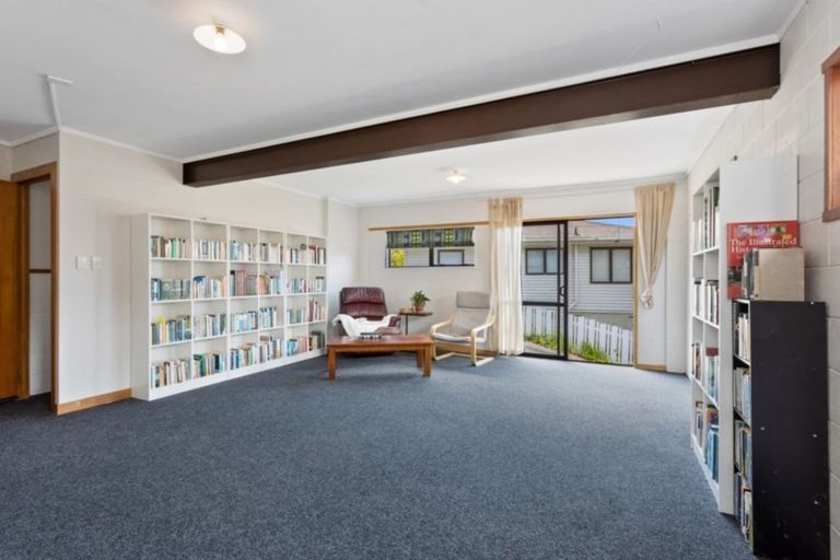 Photo of property in 1/126 Carlisle Road, Browns Bay, Auckland, 0632