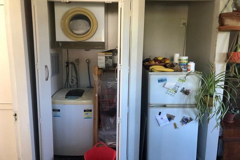 Photo of property in 2/44 Ribble Street, Island Bay, Wellington, 6023