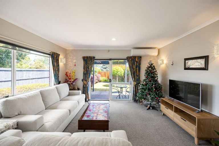 Photo of property in 50 Catalina Drive, Melville, Hamilton, 3206