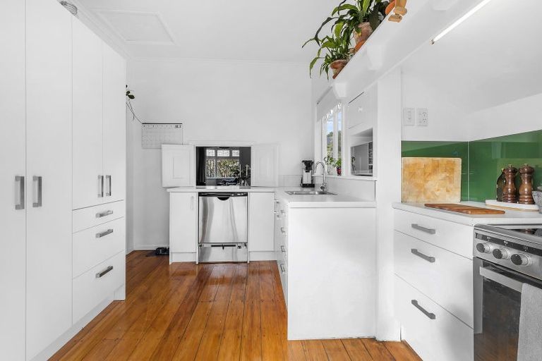 Photo of property in 8 Friend Street, Karori, Wellington, 6012