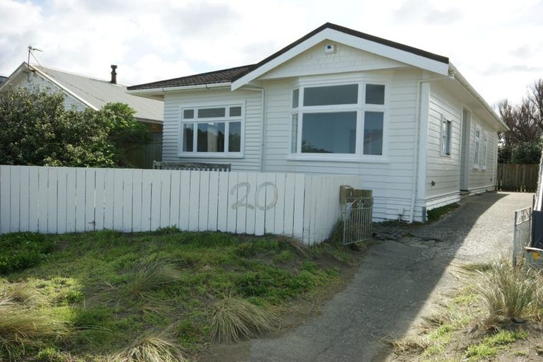 Photo of property in 20 Lyall Parade, Lyall Bay, Wellington, 6022