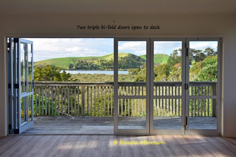 Photo of property in 8 Heaths Way, Pahi, Paparoa, 0571