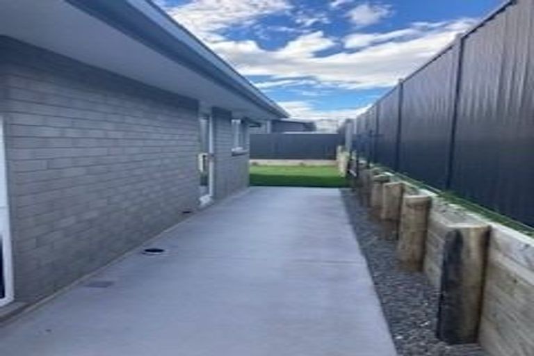 Photo of property in 20 Pioneer Crescent, Omokoroa, 3114