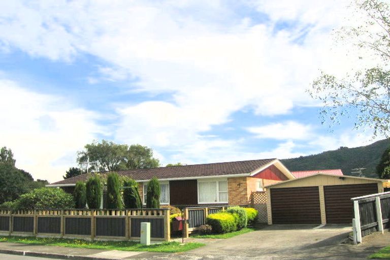Photo of property in 6 Riversdale Road, Clouston Park, Upper Hutt, 5018