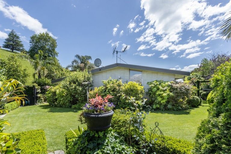 Photo of property in 72 Puketapu Road, Taradale, Napier, 4112