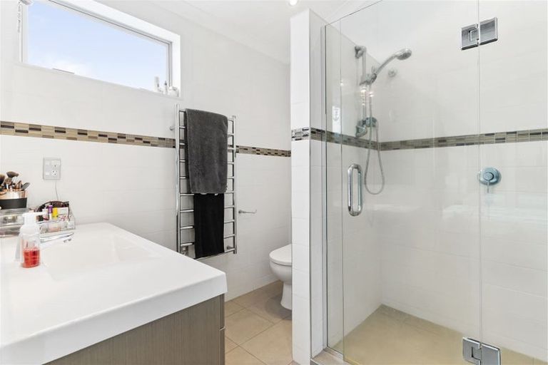 Photo of property in 1/62 Sorrel Crescent, Bucklands Beach, Auckland, 2012