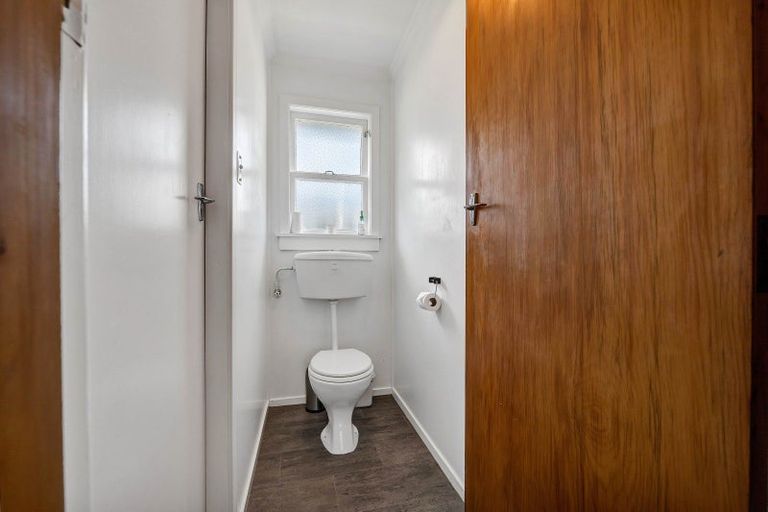 Photo of property in 100 Stanners Street, Eltham, 4322