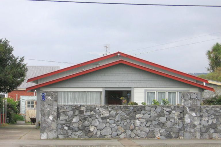 Photo of property in 25 Randwick Road, Moera, Lower Hutt, 5010