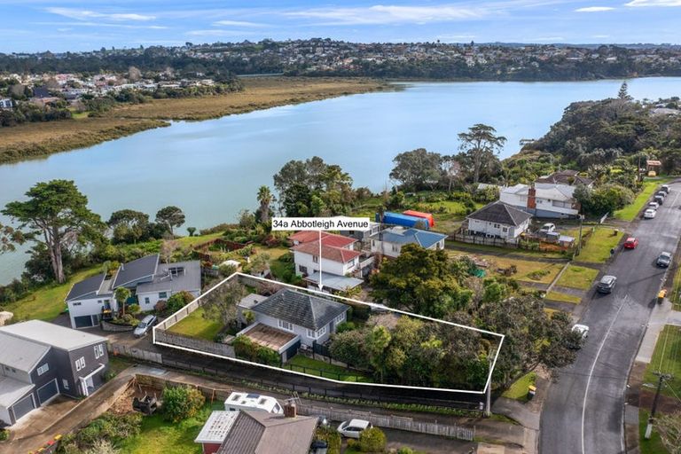 Photo of property in 34a Abbotleigh Avenue, Te Atatu Peninsula, Auckland, 0610