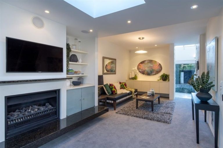 Photo of property in 25 Clifton Road, Hauraki, Auckland, 0622