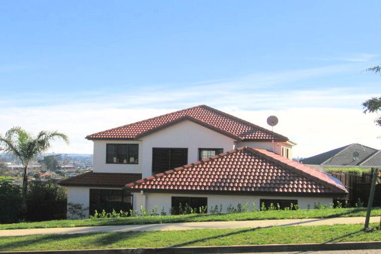 Photo of property in 6 Armstrong Farm Drive, East Tamaki Heights, Auckland, 2016