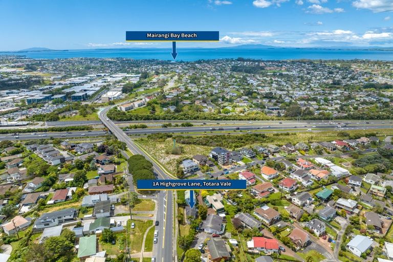 Photo of property in 1a Highgrove Lane, Totara Vale, Auckland, 0632