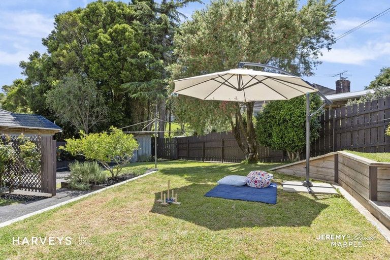 Photo of property in 120 Vodanovich Road, Te Atatu South, Auckland, 0610