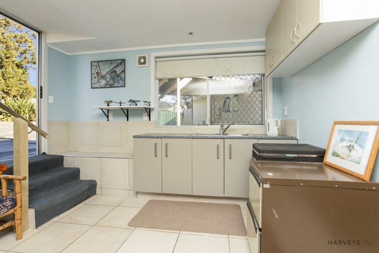 Photo of property in 42a Woodglen Road, Glen Eden, Auckland, 0602