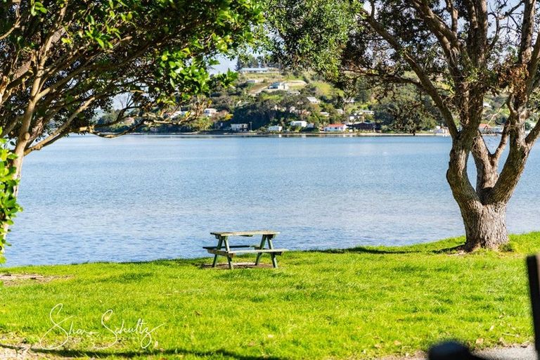 Photo of property in 6 The Strand, Whakapirau, Maungaturoto, 0583