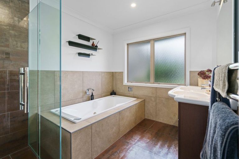 Photo of property in 5 Cooper Crescent, Cambridge, 3434