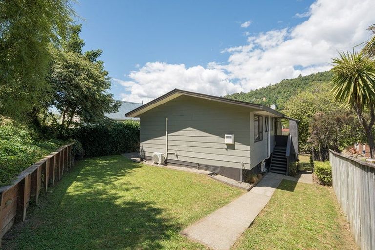 Photo of property in 2/62 Waimea Road, Nelson South, Nelson, 7010