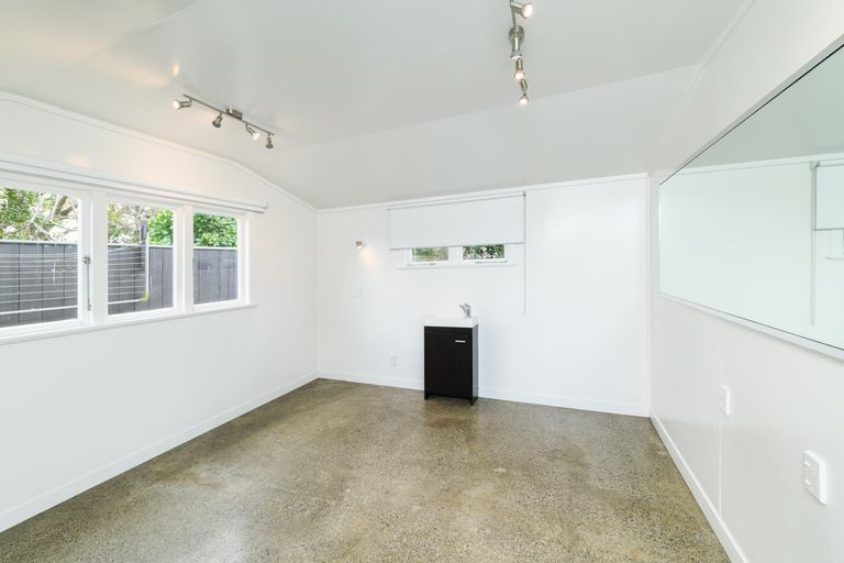 Photo of property in 7 Swansea Street, Hokowhitu, Palmerston North, 4410