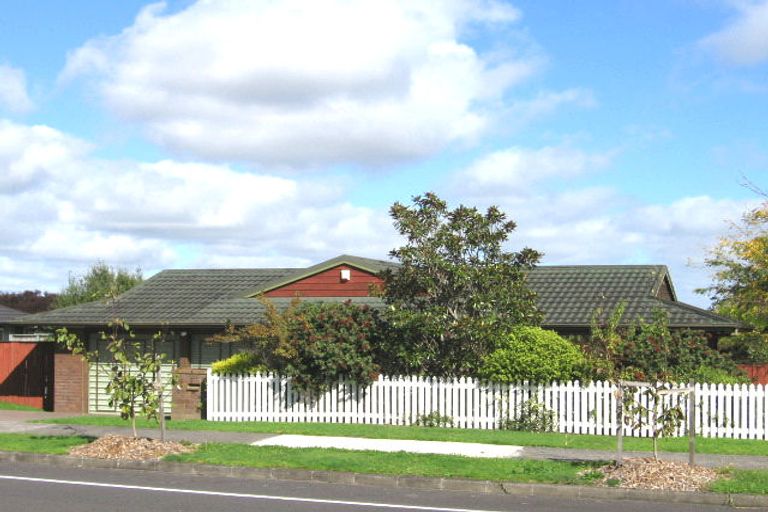 Photo of property in 15 Nicholas Road, Somerville, Auckland, 2014