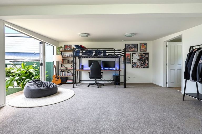 Photo of property in 32 Sunset Parade, Plimmerton, Porirua, 5026