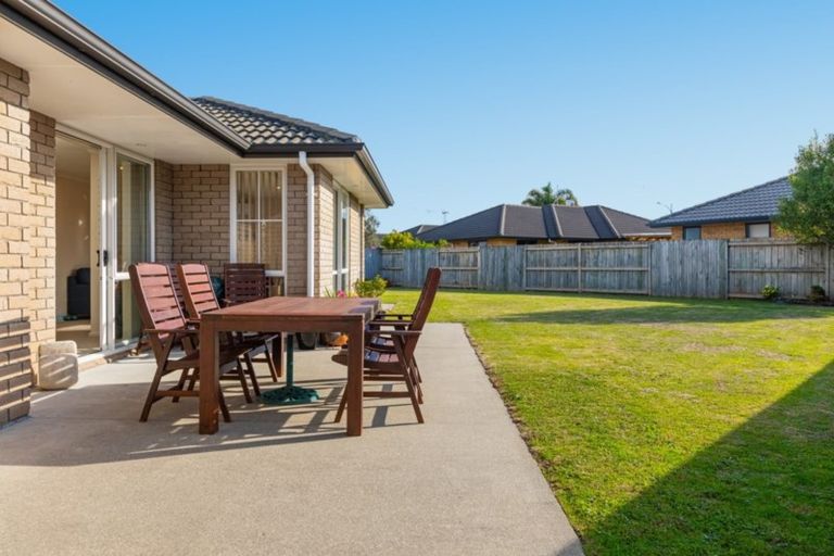 Photo of property in 6 Stenning Place, Papamoa Beach, Papamoa, 3118