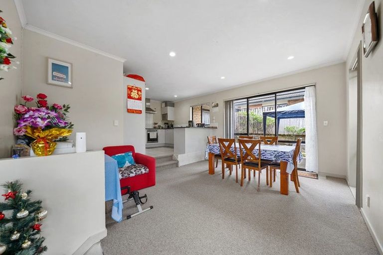Photo of property in 25 Peninsula Road, Mangere, Auckland, 2022