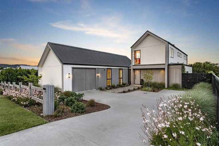 Photo of property in 17 Dinning Road, Riverhead, 0820