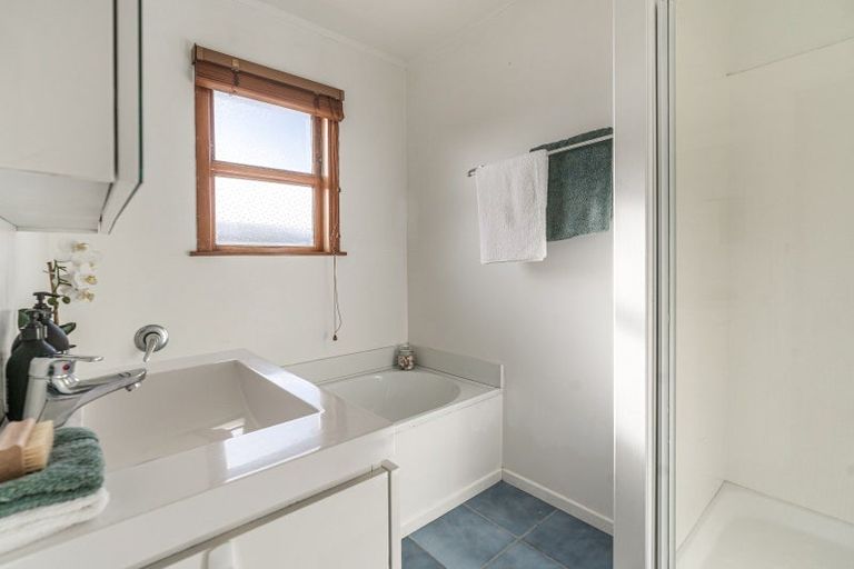 Photo of property in 115 Stanley Road, Glenfield, Auckland, 0629