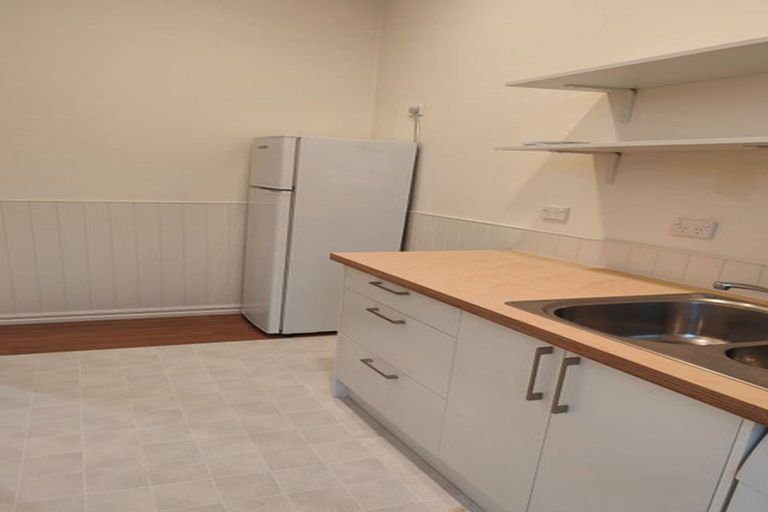 Photo of property in 105 Winara Avenue, Waikanae, 5036